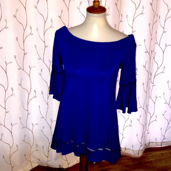 Cable & Gauge Tops - NWT Blue Blouse w/ flowy sleeves on/off shoulder💙